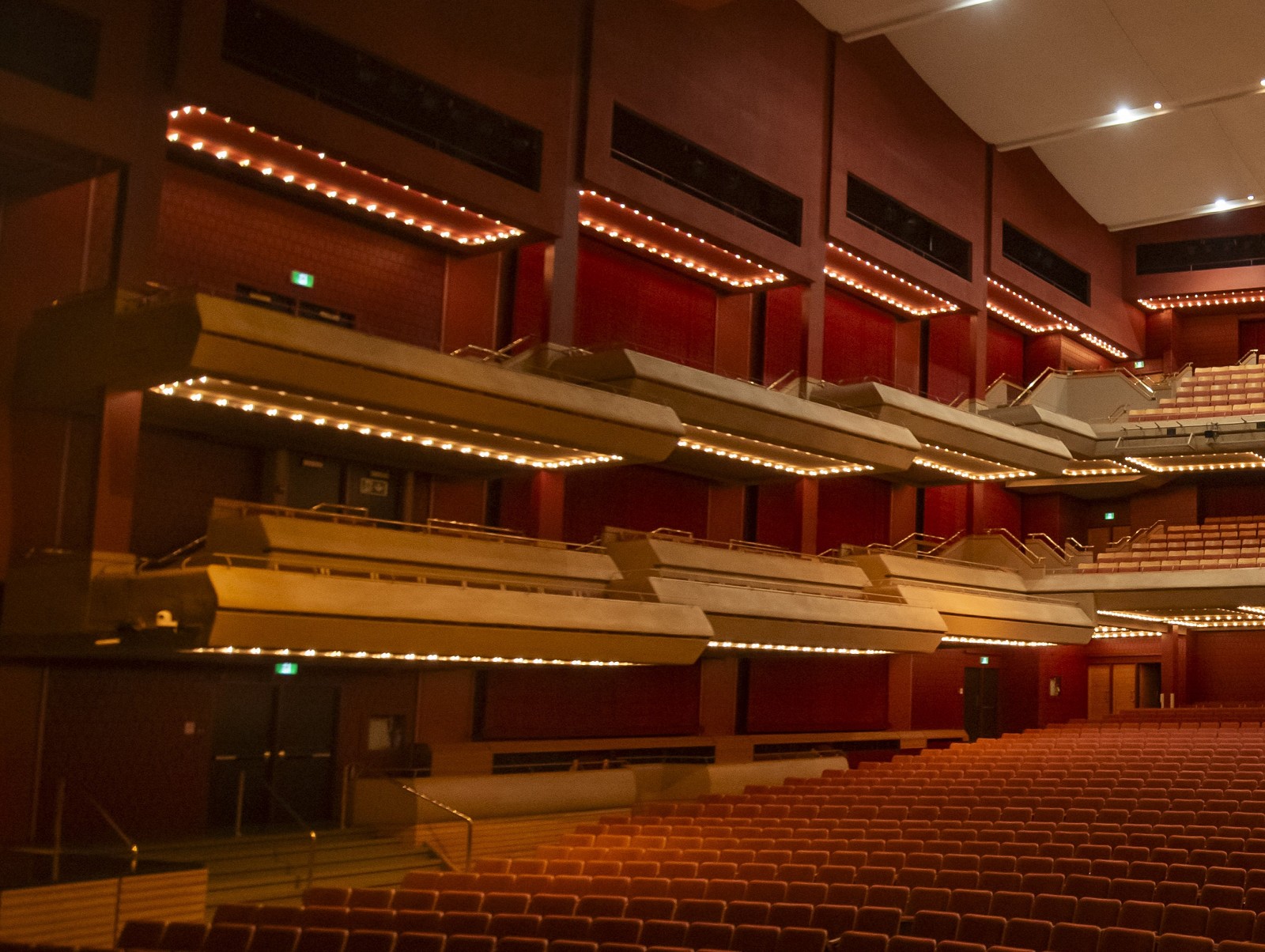 Loge Seats tourismsummit2025_tbca_dangarritymedia_159001